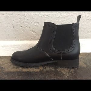 Vegan Nicora Shoes Carter Chelsea boots, size 9